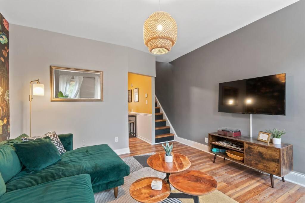 Trendy Fishtown Mid-century Modern Inspired Philadelphia